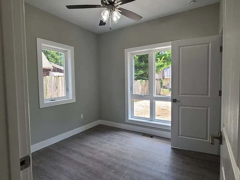408 W Main St — Photo 8