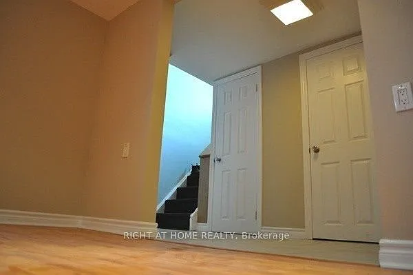 242 Demaine Cres — Photo 6