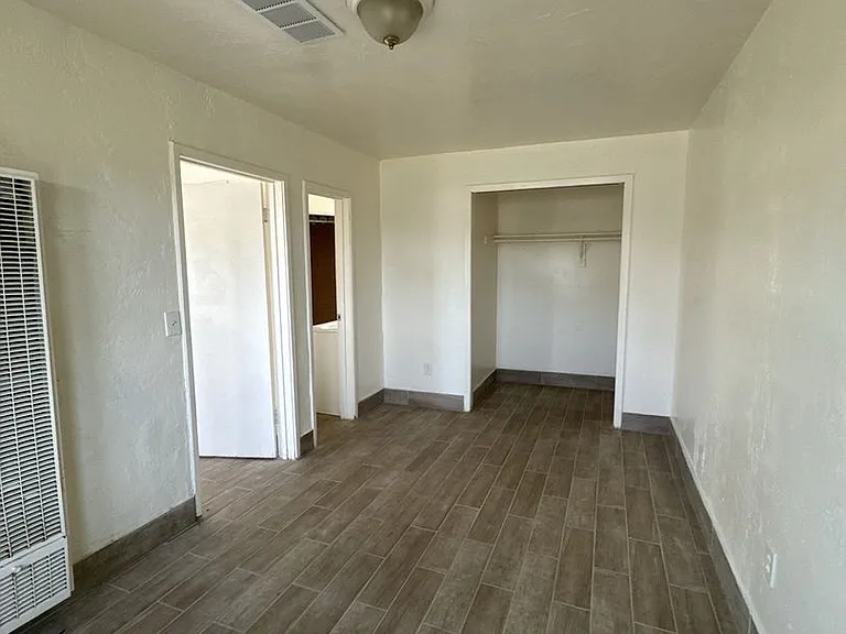 240 E Hanford Armona Rd #A-E — Photo 11
