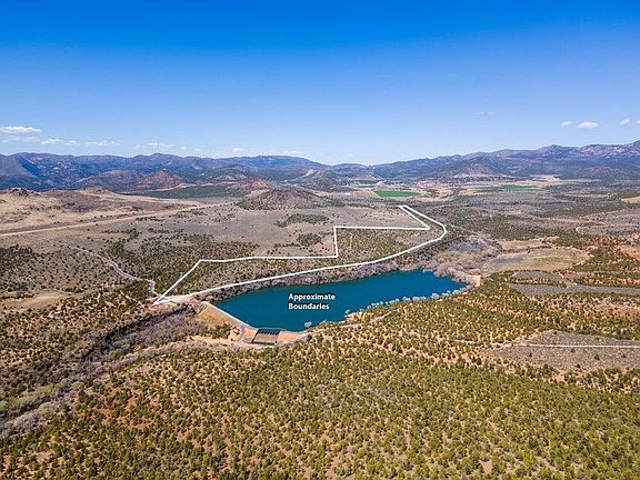 2nd image of Baker Lake Rd