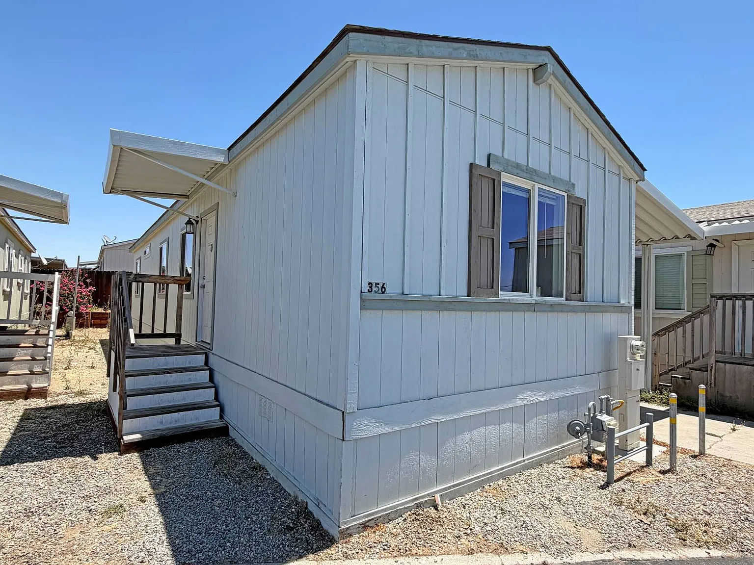 2 bed, 1.0 bath, 725 sqft, $1,295 — Photo 2