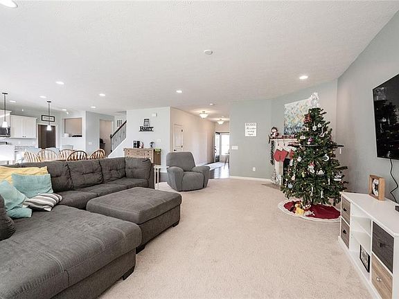 5th image of 5573 Golden Aster Dr