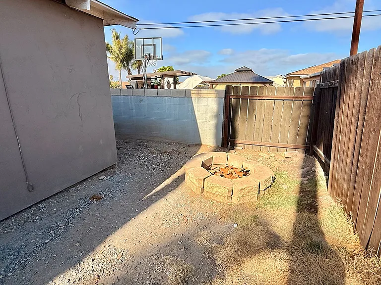 1115 Oxford Ct — Photo 28