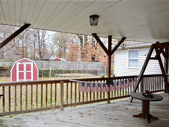 5th image of 253 S Maple Dr