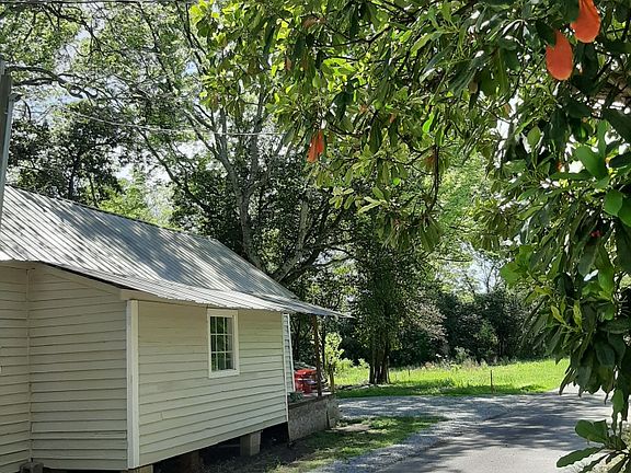 2nd image of 109 N Main St