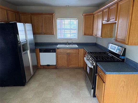 4th image of 1634 Exchange Ave