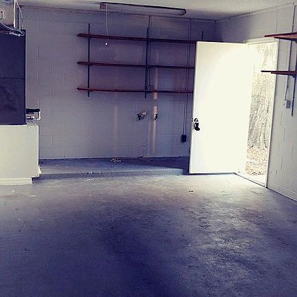 3rd image of 3560 NE 17th Ave