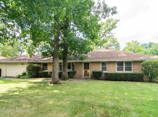 230 N Forest Ct, Addison, IL 60101