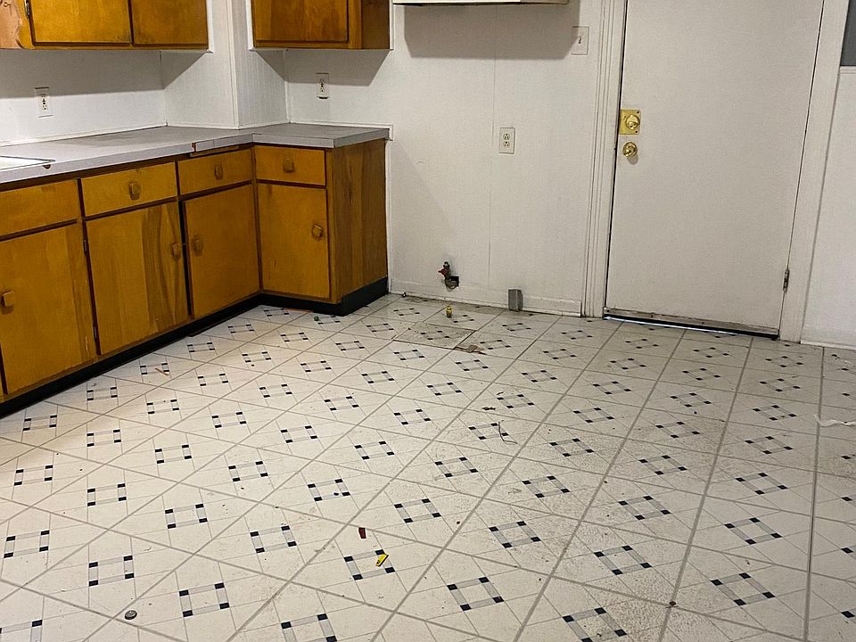 2nd image of 25 Kamper Ave