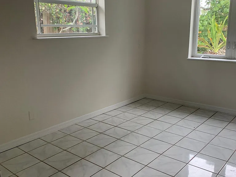 3114 W Debazan Ave — Photo 4