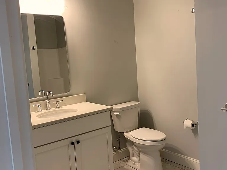 501 Edgewater Cir #G — Photo 4