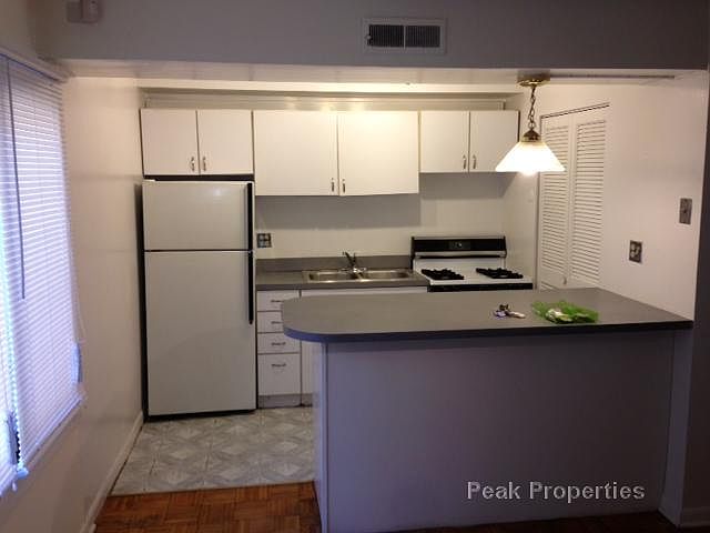 1st image of 850 W Altgeld St APT 2