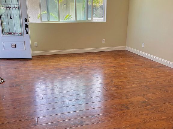 5th image of 2709 Calle Del Comercio APT B