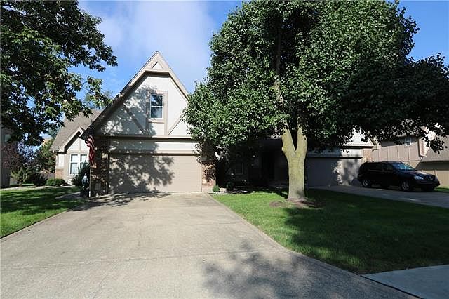 2nd image of 328 N Park Dr