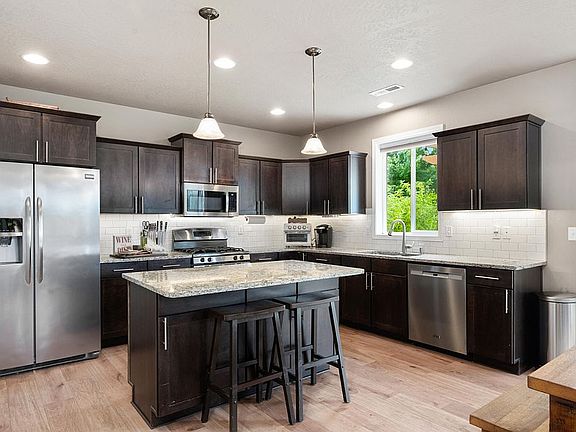 5th image of 2078 Alco Ave