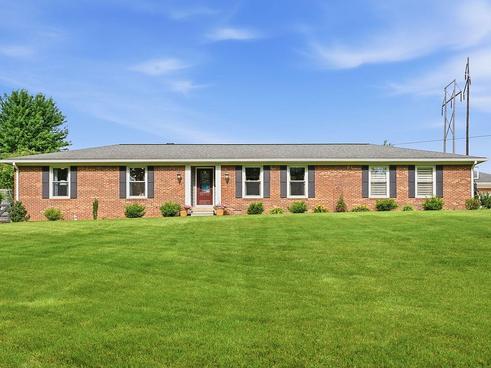 1st image of 207 Augusta Dr