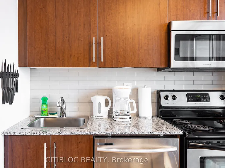 65 Bremner Blvd #4007 — Photo 30