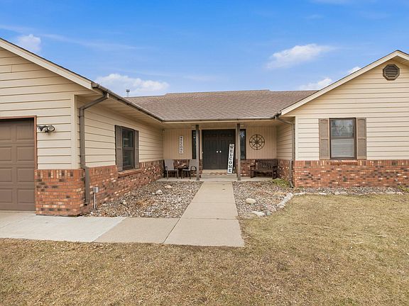 2nd image of 680 E Isle St