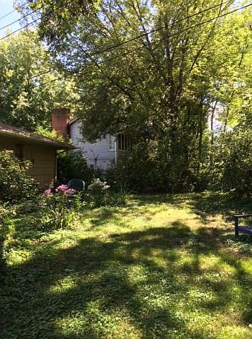 2nd image of 705 Kingsview Ln N