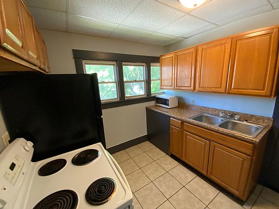 4th image of 2403 E Main St #2