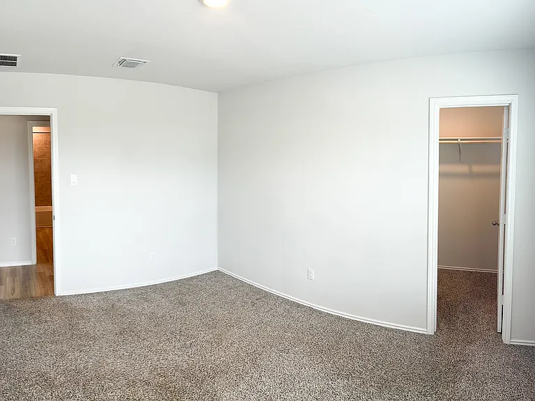 7307 Gilbert Dr — Photo 15