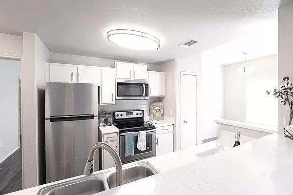 Sereno Park Apartments — Photo 6