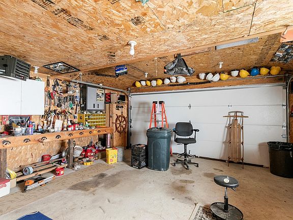 3rd image of 304 SE Main St