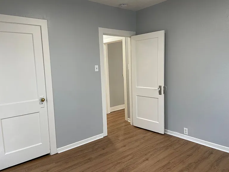 2605 T St — Photo 12