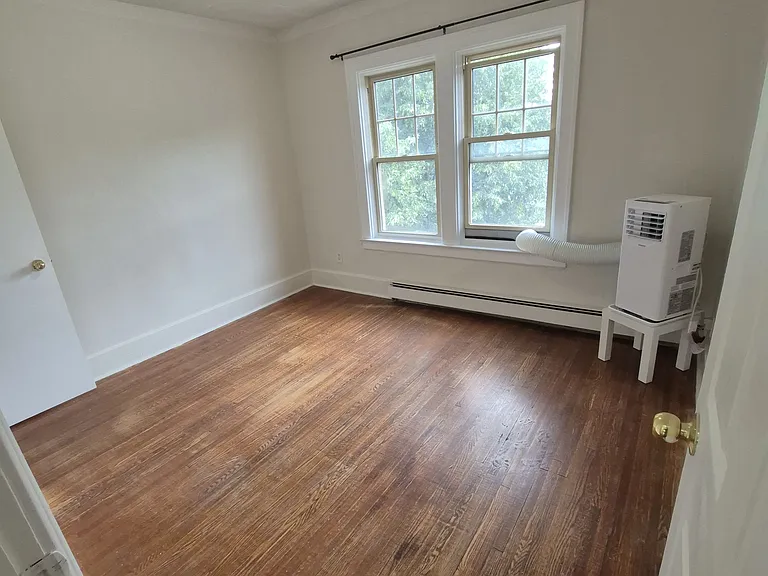 1614 Ontario St #4 — Photo 7