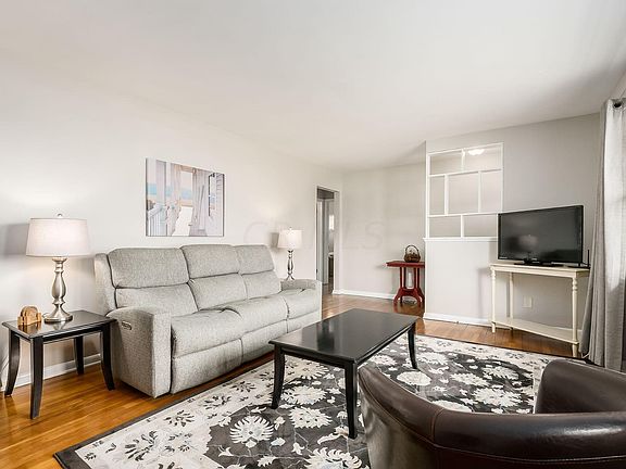 5th image of 3199 Angela Dr
