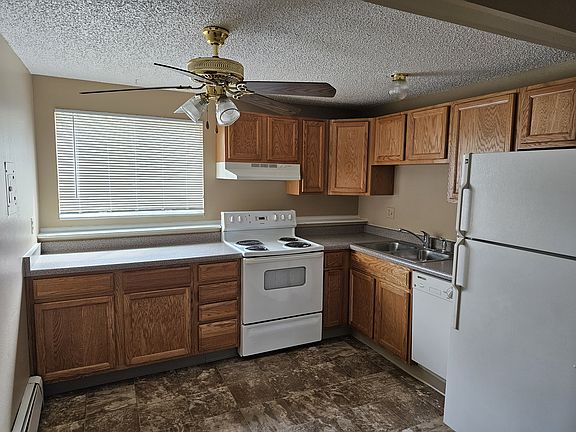 3rd image of 1155 Chiricahua Loop APT 4