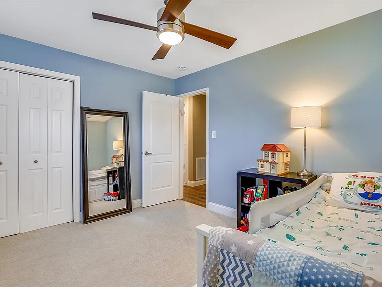 2nd bedroom