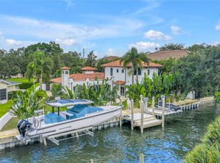 145 Bay Point Dr NE, Saint Petersburg, FL 33704