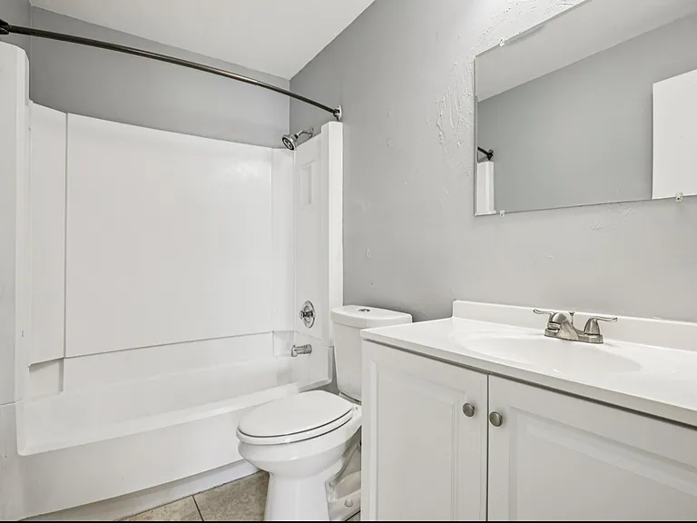 Frankie Court Townhomes — Photo 7
