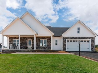 337 Petros Dr, Waynesboro, VA 22980