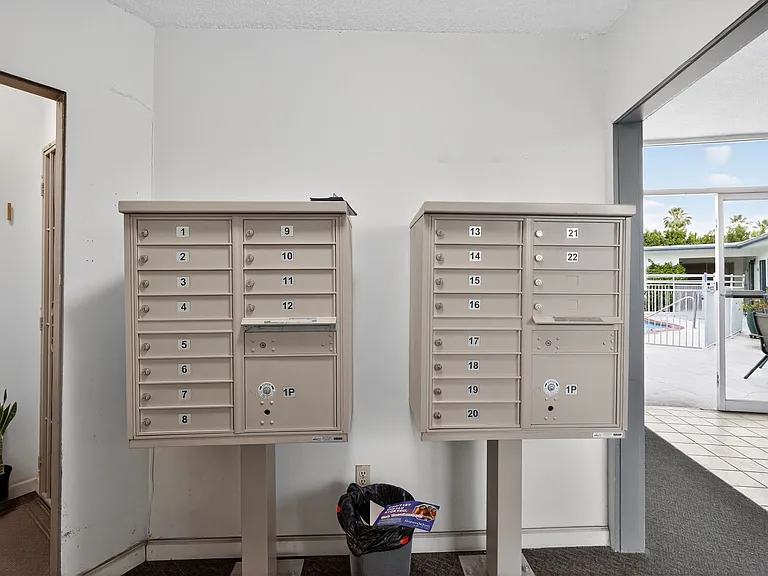 588 E. Mel Avenue - Hermosa Palms — Photo 14