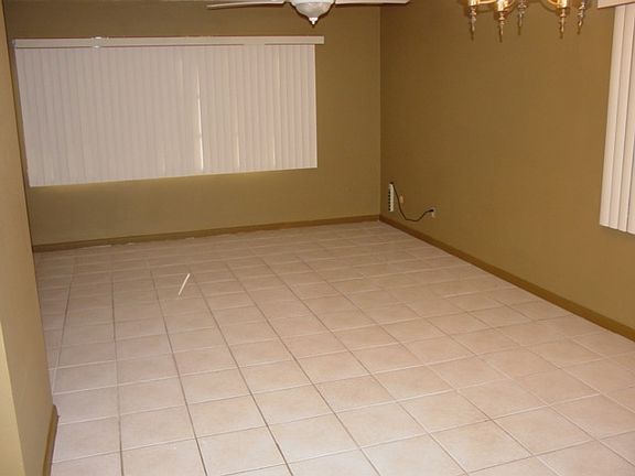 4th image of 406 Morgan Cir S