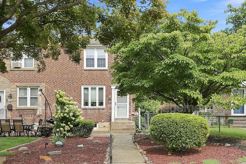 1st image of 241 Westpark Ln