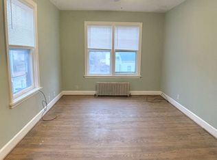 320 10th St APT 3, Racine, WI 53403