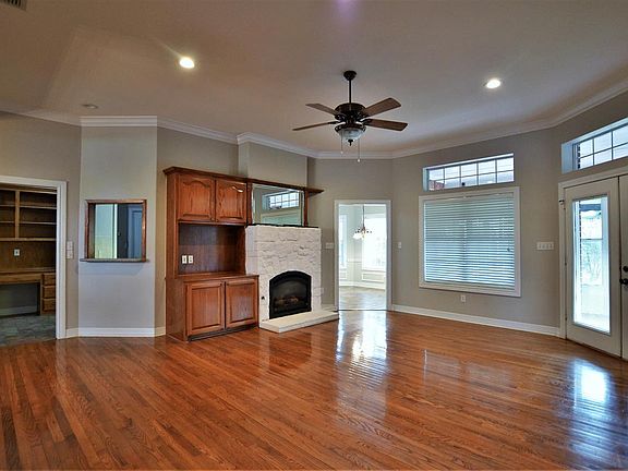 4th image of 2818 Gloucester Dr