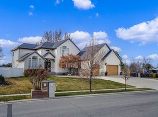 9802 S Birdie Way, South Jordan, UT 84009