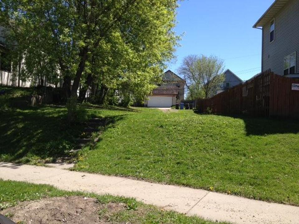 1st image of 1130 Irving Ave N