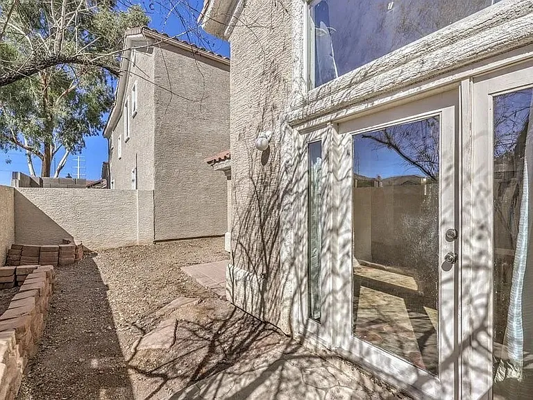 1425 Bow Creek Ct — Photo 12