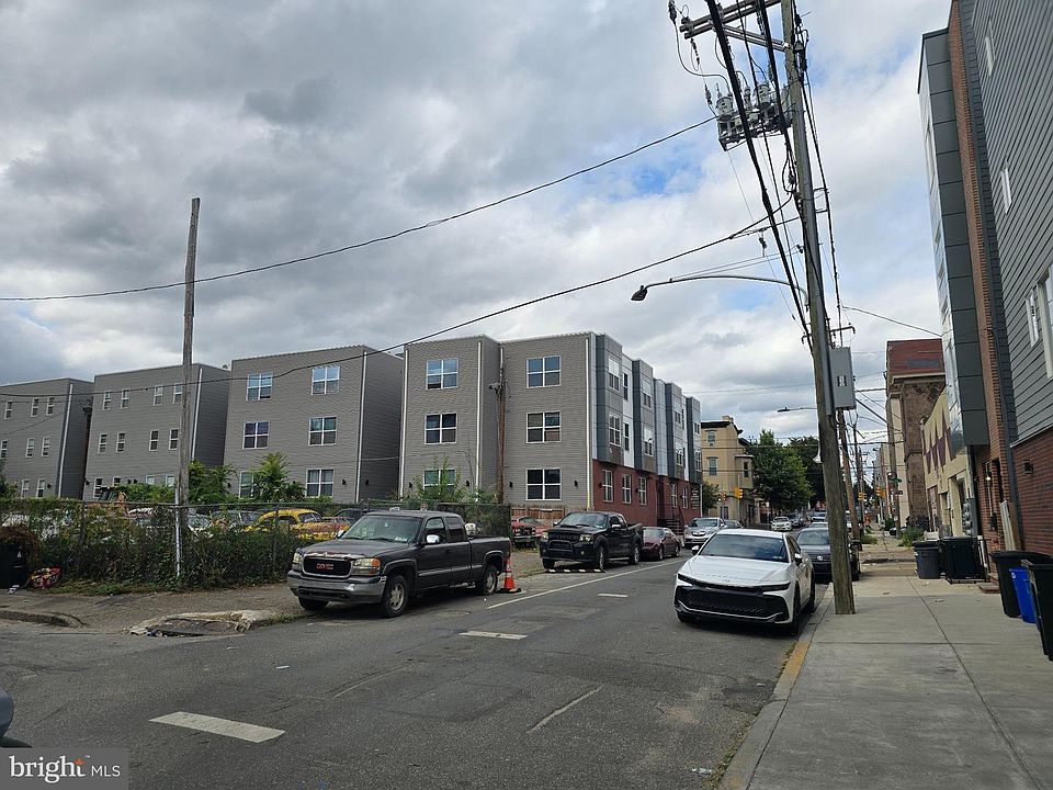 1st image of 1319 N 17th St