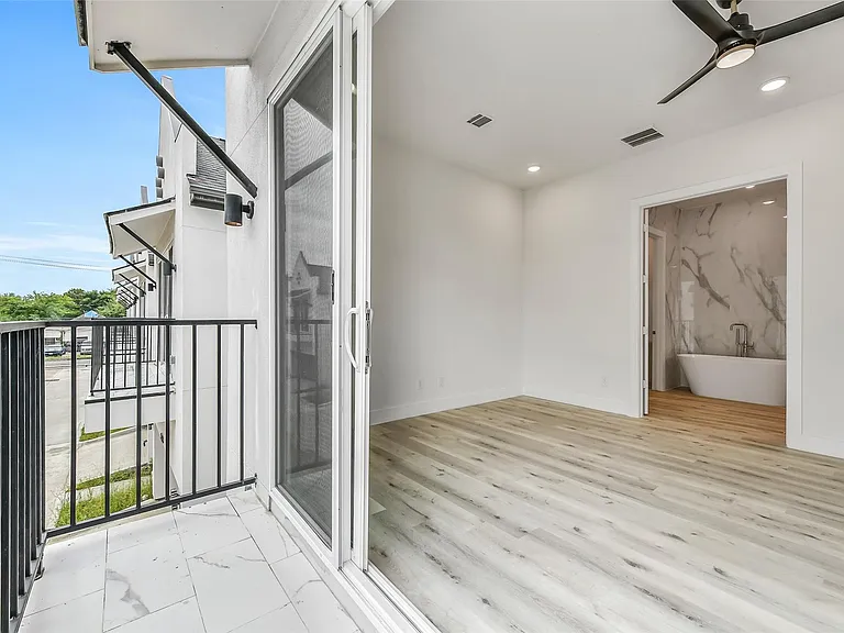 5906 Saint Augustine St #A — Photo 15