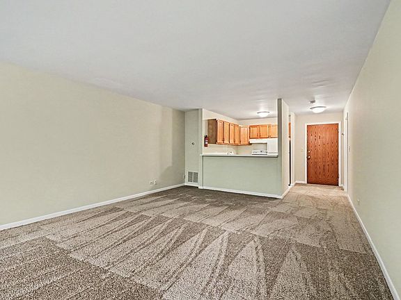4th image of 1833 Four Lakes Ave APT 2D