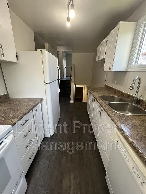 1 bed, 1.0 bath, 108 sqft, $650 — Photo 2