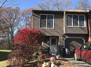 93 Westchester Dr, Clifton Park, NY 12065