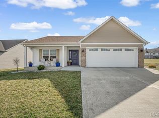 1530 Orchard Lakes Cir, Belleville, IL 62220