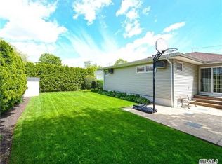 39 Dallas Ave, New Hyde Park, NY 11040